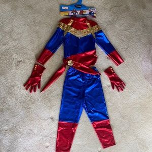 Captain Marvel costume size 7/8 (M) *Like new